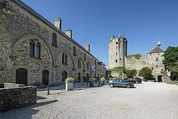 Hôtel du vieux château (ancien logis seigneurial).