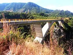 Le pont sous un autre angle.