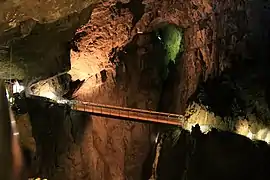 Un pont dans les grottes de Škocjan, en Slovénie.