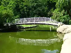 Pont à la place de l'Assemblée