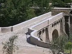 A ricciata : Vieux pavement en calade de galets.