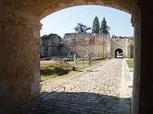 Photo représentant une vue partielle du château.