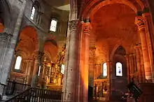 Intérieur de la basilique Saint-Julien de Brioude