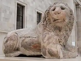 Vue du Lion de Cnide au British Museum à Londres.