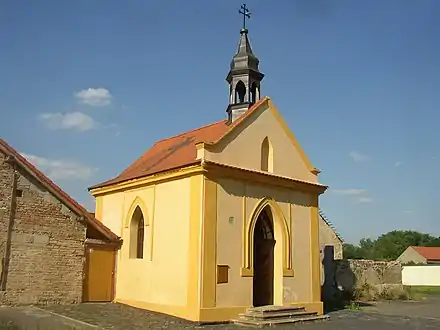 Chapelle Notre-Dame des Douleurset Saint-Jean de Népomucène.