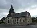 L'église et la mairie.