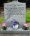 Tombe d'Elva Pratt au cimetière de Bromsgrove, dans le Worcestershire.