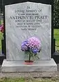 Tombe d'Anthony Pratt au cimetière de Bromsgrove, dans le Worcestershire.