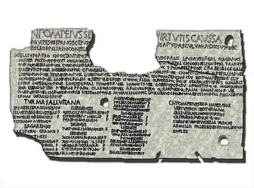 Bronze d'Ascoli (89 av. J.-C.) où sont mentionnés les membres de l'escadron de cavalerie de Caesaraugusta (TURMA SALLUITANA), qui, grâce à leur courage, furent récompensés par la citoyenneté romaine.