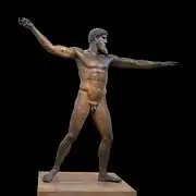 Ex-voto / victoire sur les Perses, dieu de l'Artémision . H. 2,09 m. Bronze, v. 460. Musée national archéologique d'Athènes.