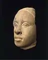 Tête humaine ; Ifè. Terre cuite. Nigeria, XIIe – XVe siècle. H 15,2 cm. Brooklyn Museum