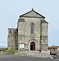 La façade de l'église.