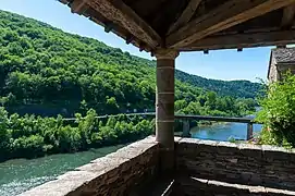 Le pont sur le Tarn vu depuis l'oratoire.