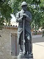 Poilu au repos (monument aux morts)