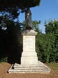 Statue de la Vierge Marie.