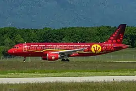 L'Airbus A320 avec la livrée Red Devils.