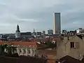 Même vue, de jour, avec le quartier des Marolles en contrebas.