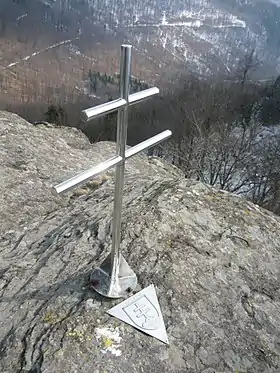 Croix sommitale au sommet du Buchlov.