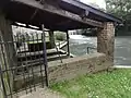 Lavoir sur le Thon.