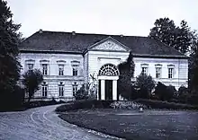 Château de Buckow, construit en 1663, avec une façade par Schinkel vers 1802, démoli en 1948