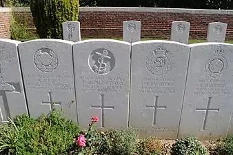 Tombes de soldats britanniques tombés les 25 et 26 août 1918.