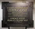 La plaque commémorative de l'inauguration du métro électrique François-Joseph.