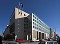 Nouveau bâtiment abritant la faculté des sciences sociales et la bibliothèque universitaire.