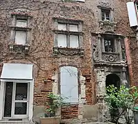 Hôtel Guillaume de Bernuy : façade sur cour.