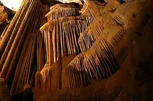 Le majestueux « buffet d'orgue » de la salle à manger.