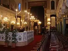 L'intérieur de la synagogue