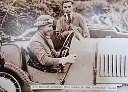 Au départ de la course de côte de Shelsley Walsh près du Pays de Galles.