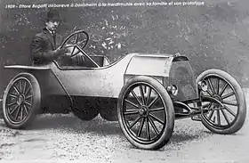 Ettore Bugatti et son prototype Bugatti Type 10 en 1909