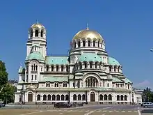 La cathédrale Alexandre-Nevski de Sofia, bâtie selon un plan en croix et dotée d'un campanile de plus de 50 mètres.