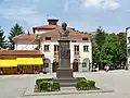 Monument dédié à Georgi Sava Rakovski, natif de la ville.