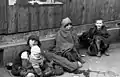 Enfants livrés à eux-mêmes dans la rue (21 juin 1941)