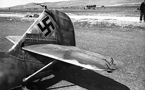 Des marques de victoires sur l'empennage d'un Messerschmitt Bf 109 de la Luftwaffe.