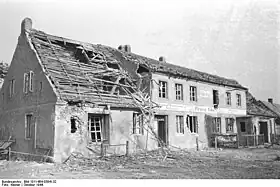 Maison dont le toit a explosé