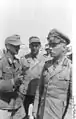 Rommel et Bayerlein, interviewé par un Sonderführer (à gauche).