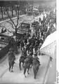 La police à cheval dispersant des manifestants sur l'avenue Unter den Linden, 1er mai 1931.