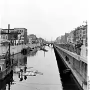 Le canal à hauteur de la porte de Flandre (Bruxelles), en 1940.