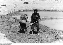 Exploitation du lœss au Tibet (Photo de 1938).