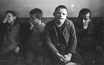 Enfants, février 1934.