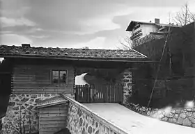 L'entrée du Berghof, avec en haut à droite le chalet du Führer (photo de Heinrich Hoffmann).