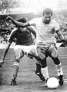 Luís Pereira face à la Yougoslavie.
