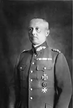 Photographie en noir et blanc de Werner von Fritsch en 1932. Il arbore sur son uniforme la croix de fer et la décoration Pour le mérite