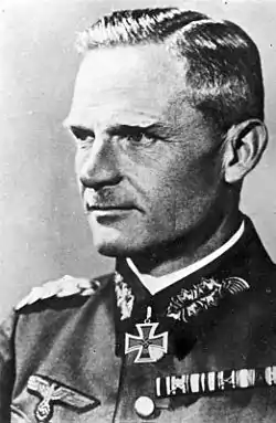 Photographie en noirs et blanc de Carl-Heinrich von Stülpnagel, en uniforme et arborant la croix de fer