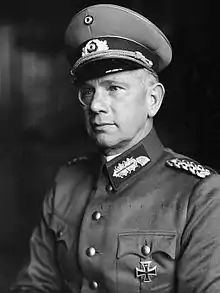 Photographie en noir et blanc du général von Reichenau, en uniforme et arborant la croix de fer