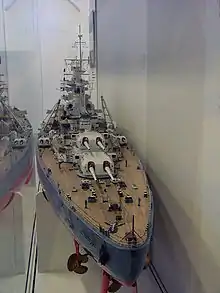 Modèle du cuirassé Bismarck.