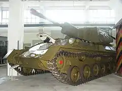 Vue d'un SU-76 au musée d'histoire militaire de Dresde