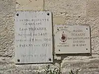 Église, plaques mémorial de guerre.